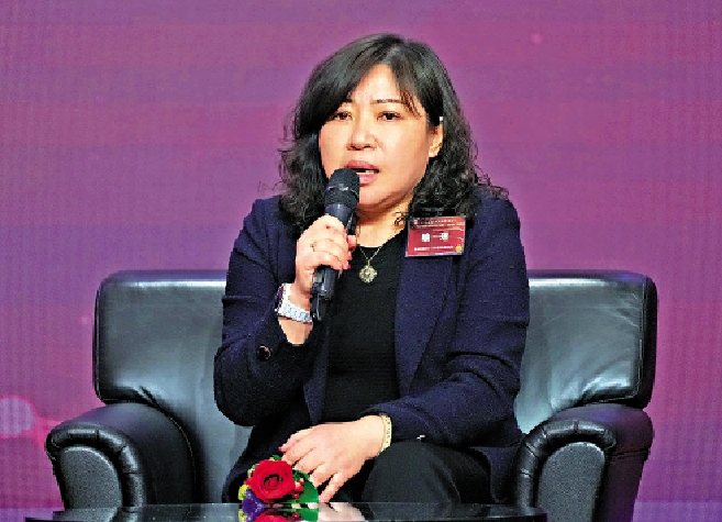 　　圖：喻珺指出，公司提倡AI普惠，如在手機端加入AI技術，幫助老年人消除數字鴻溝。