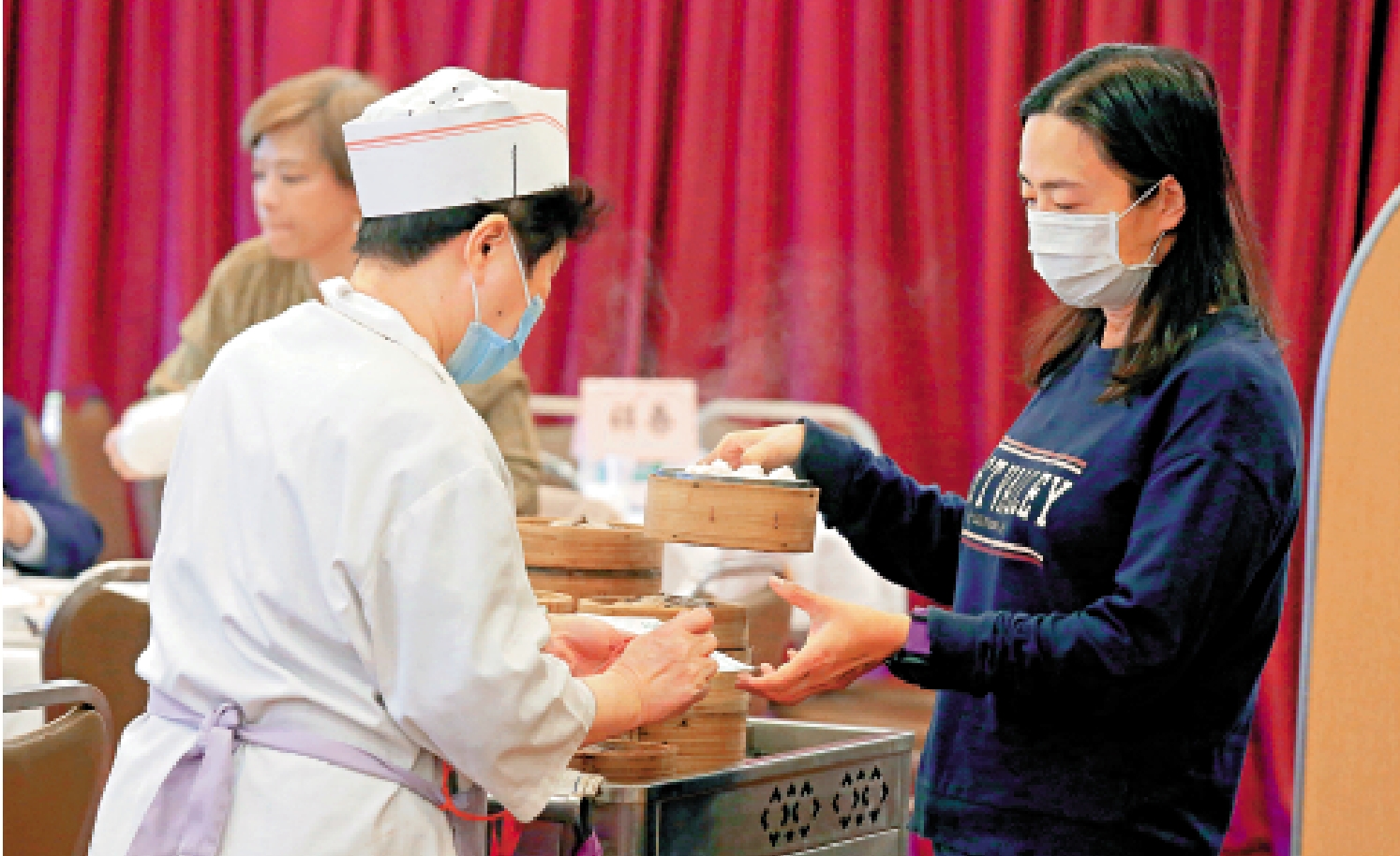 　　圖：食物安全中心表示，點心的鈉含量減少10至20%，味道上不會有明顯差異。