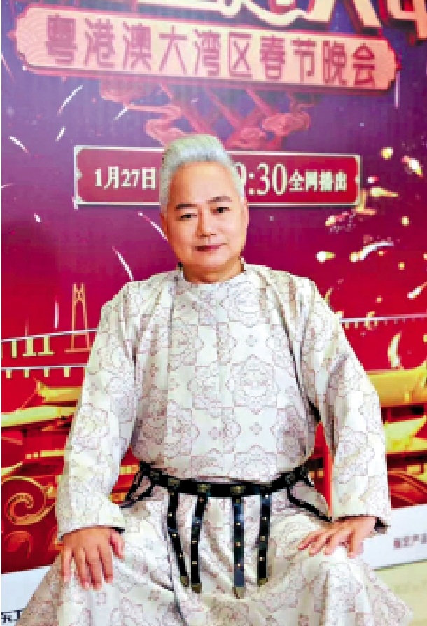 　　圖：臨近蛇年，方錦龍《金蛇狂舞》的舞台邀約不斷。\大公報記者胡若璋攝