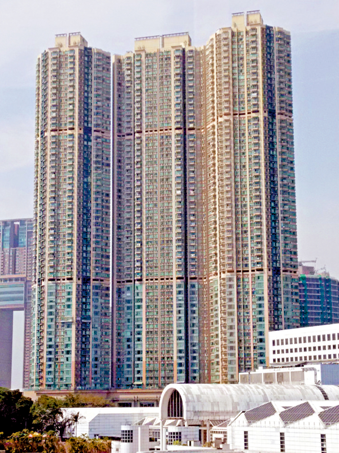 圖:尖沙咀港景峰近年的呎租企穩40元以上,近日的成交卻創逾一年新低。