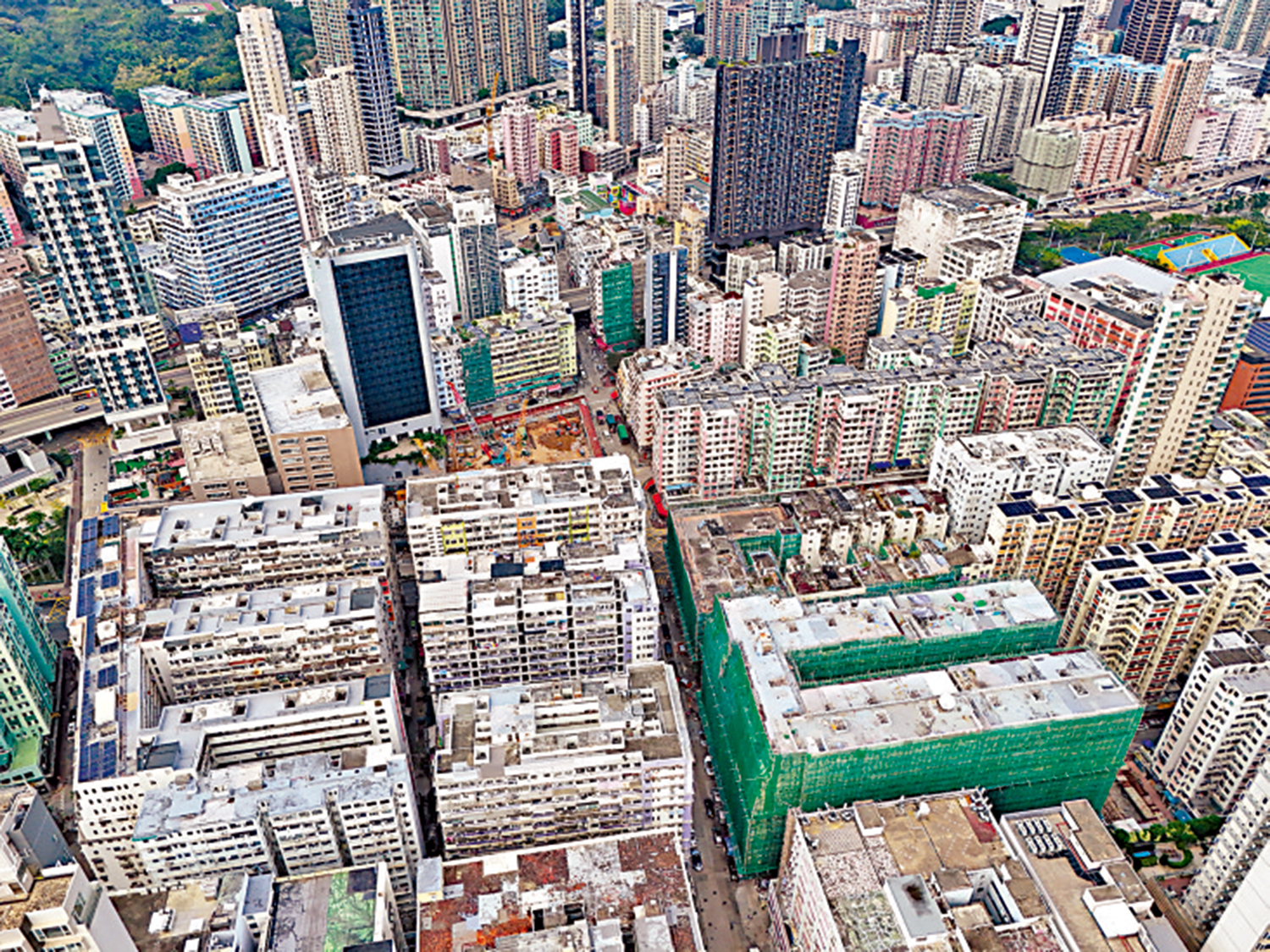 圖:測量師學會建議政府成立債券基金,支援強制樓宇維修。