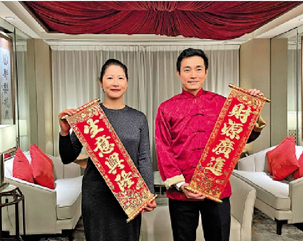 　　圖：周銘禧（右）指，萬科香港今年部署兩新盤出擊，其中馬窩項目上半年登場。