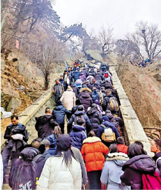 圖:研發「登山神器」外骨骼機器人的肯綮科技成立十年,產品經歷數十次迭代,從最初20公斤到現在僅1.8公斤,平地一聲雷。