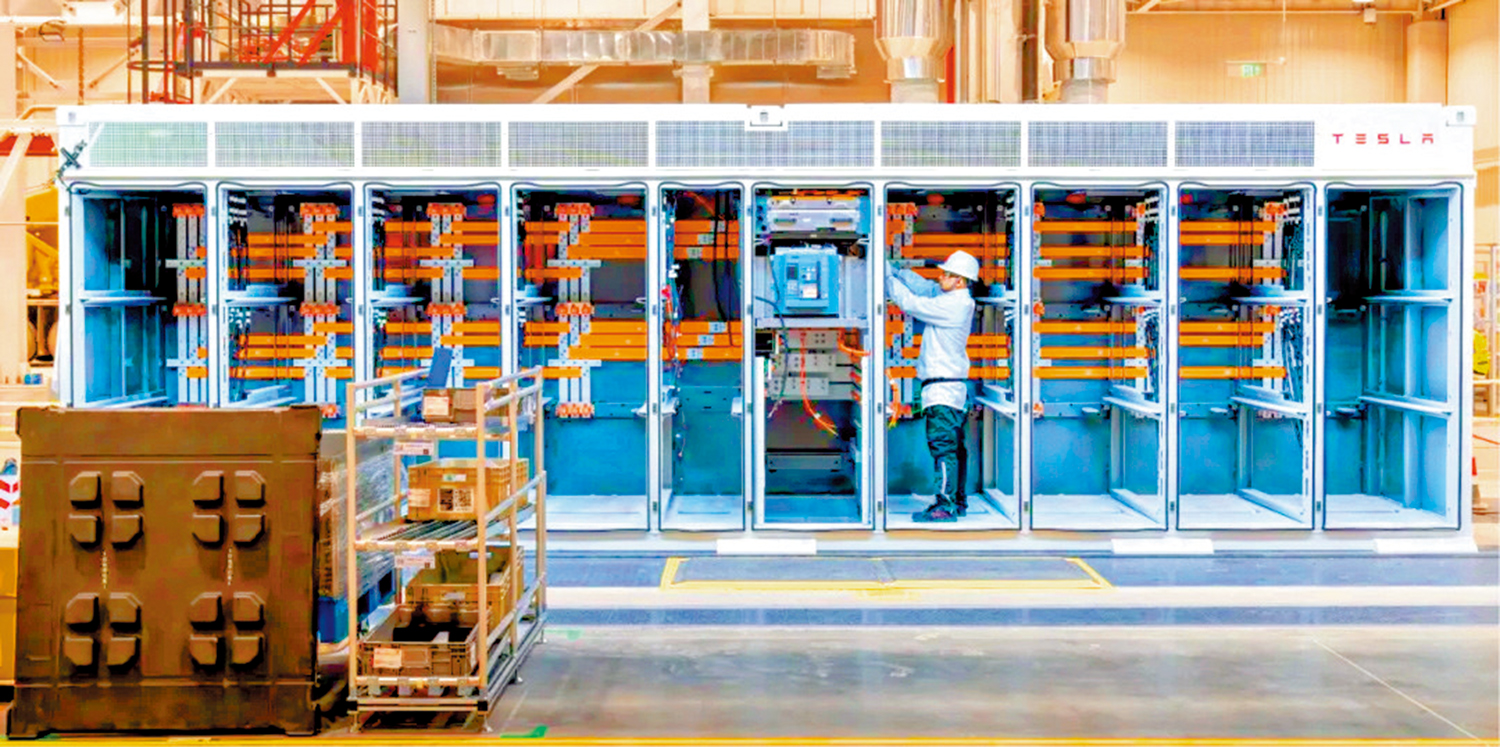 圖:特斯拉Megapack是一種大型商用電化學儲能設備。圖為設備的內部結構。