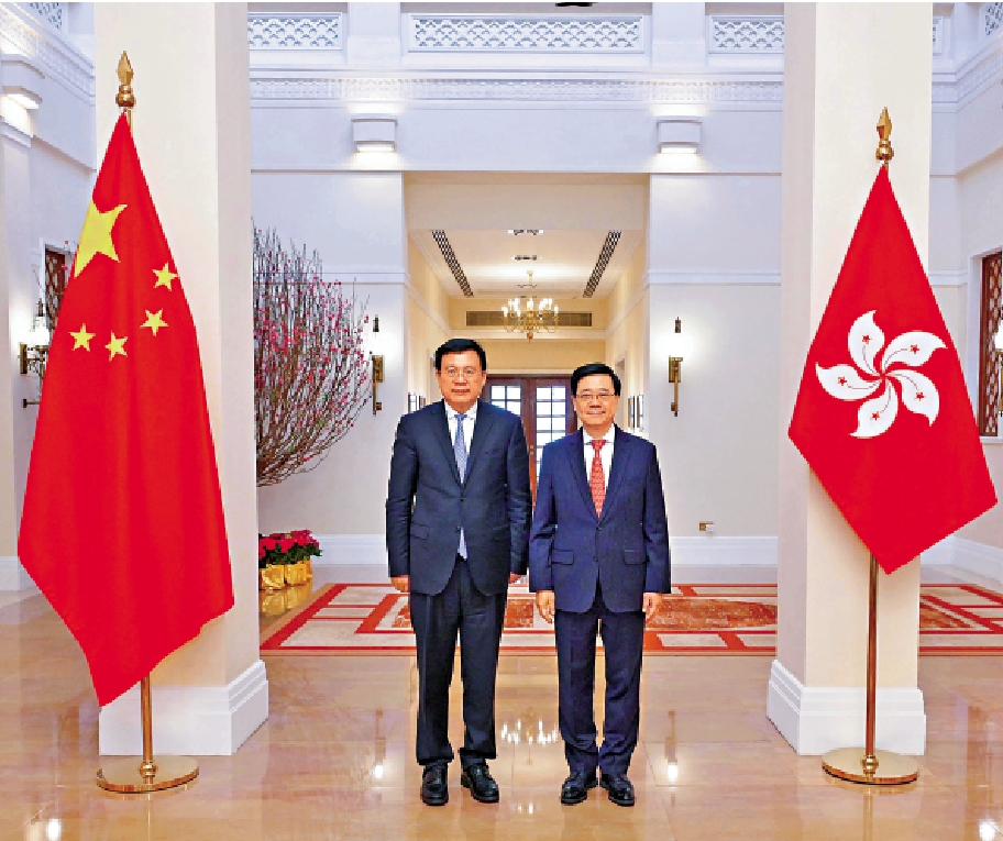 圖:行政長官李家超昨日在禮賓府與新華社社長傅華會面,就加強特區政府和新華社的合作交流意見。