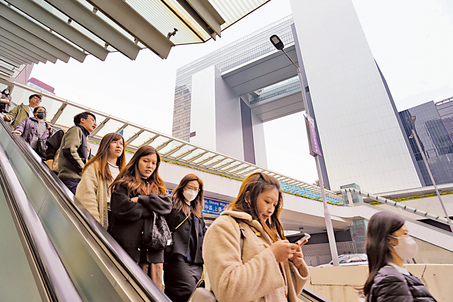 　　圖：公務員凍薪決定是基於連續兩年經濟增長、私人市場加薪趨勢及強化財政整合計劃等因素考慮。\大公報記者何嘉駿攝