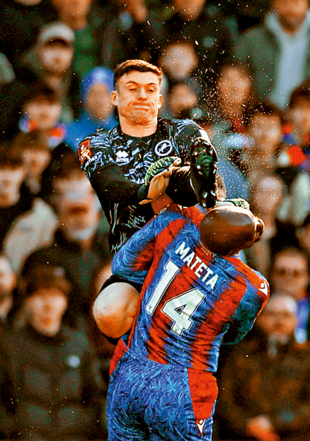 　　圖：桑馬迪達遭踢頭需送院