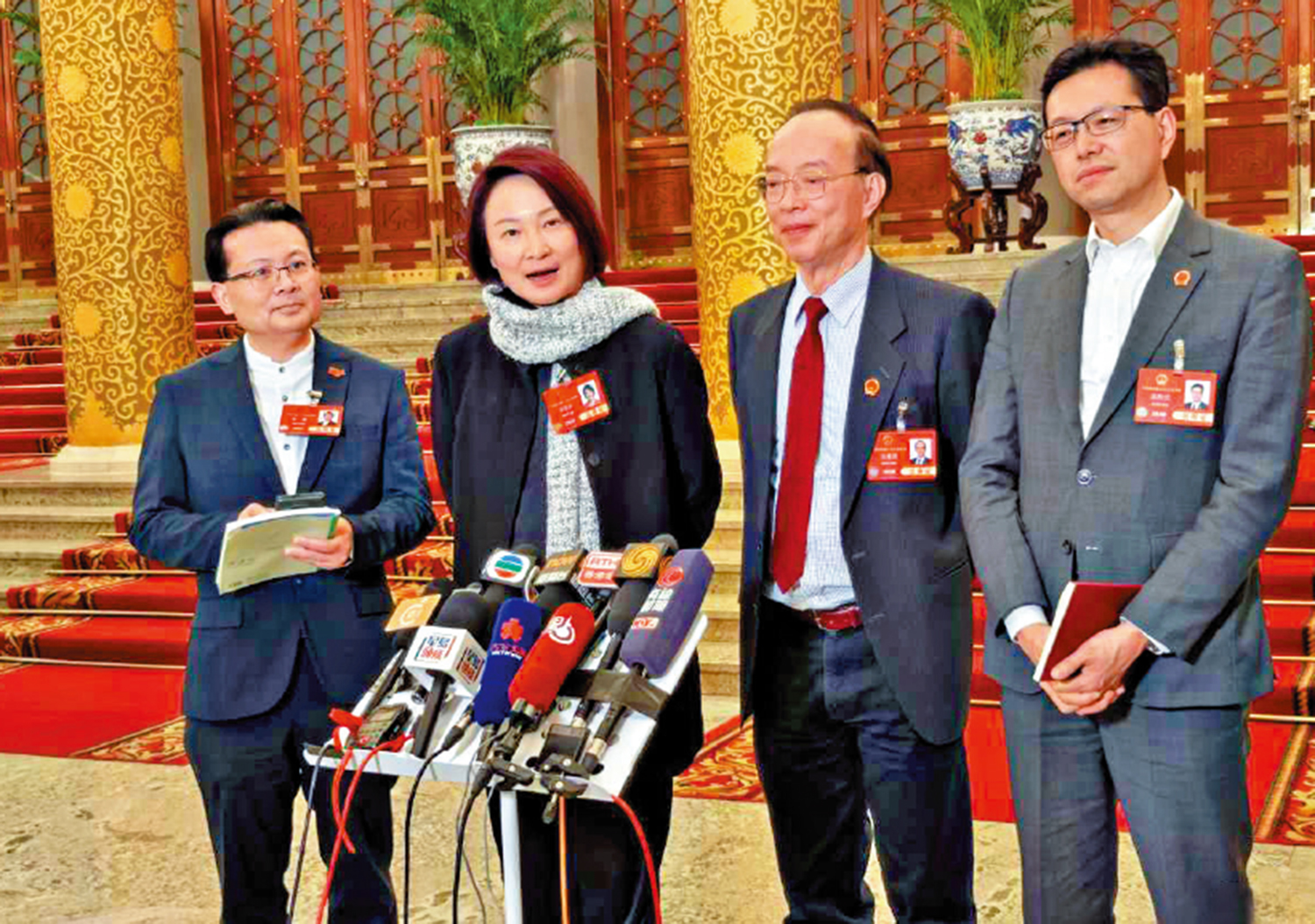 圖:多位港區全國人大代表昨晚在北京見記者時表示,會繼續努力推動參與發展經濟。\大公文匯全媒體記者林桂任攝