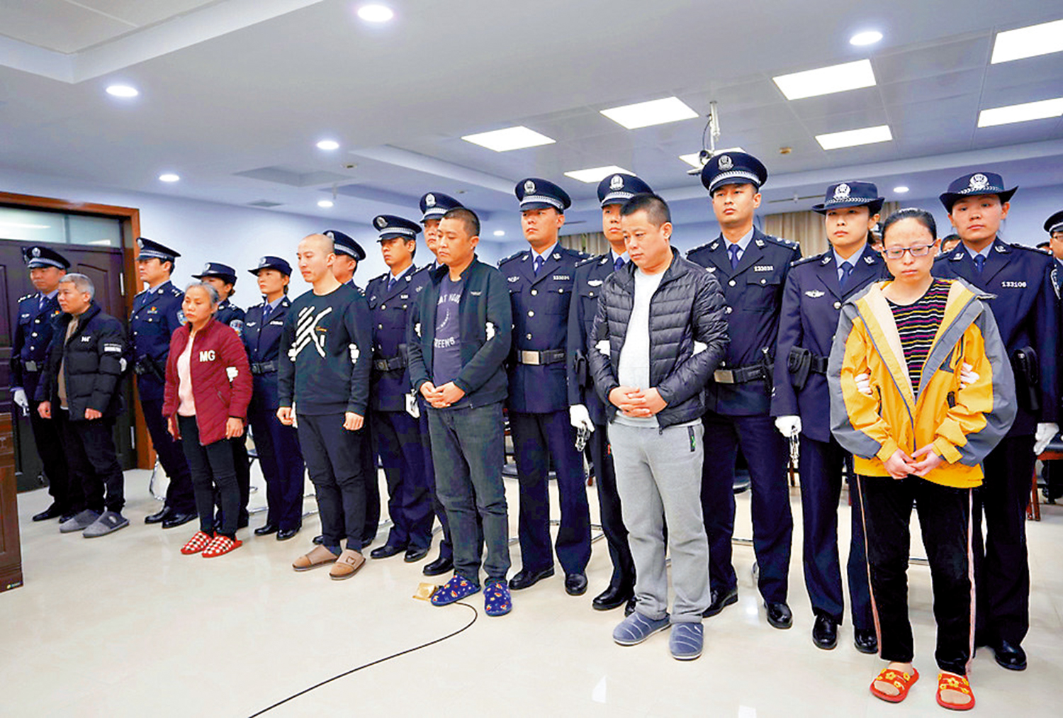 圖:中國在打擊芬太尼方面雷厲風行。圖為河北邢台中院對王某某等人走私芬太尼案件進行一審公開宣判。\新華社