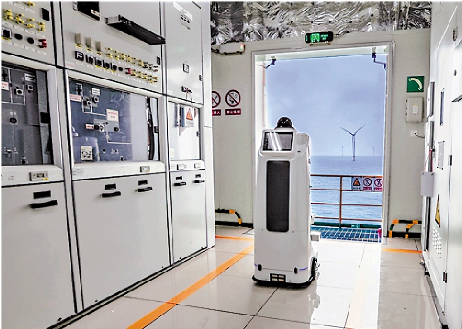 圖:中海油某海上採油平台主配電間裏,優艾智合機器人擔任配電系統智能安全「衛士」。