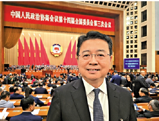圖:劉智鵬認為未來教育要聚焦人工智能,應對科技發展所需。