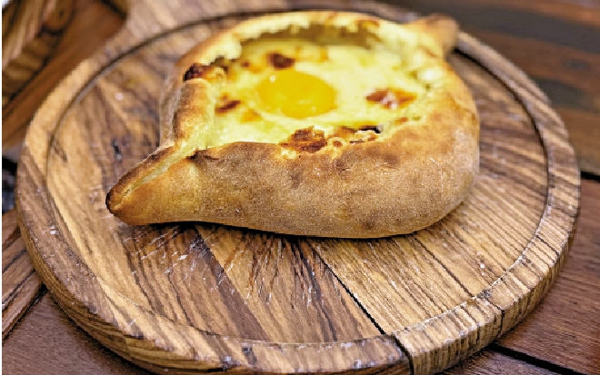 圖:格魯吉亞代表美食Khachapuri。