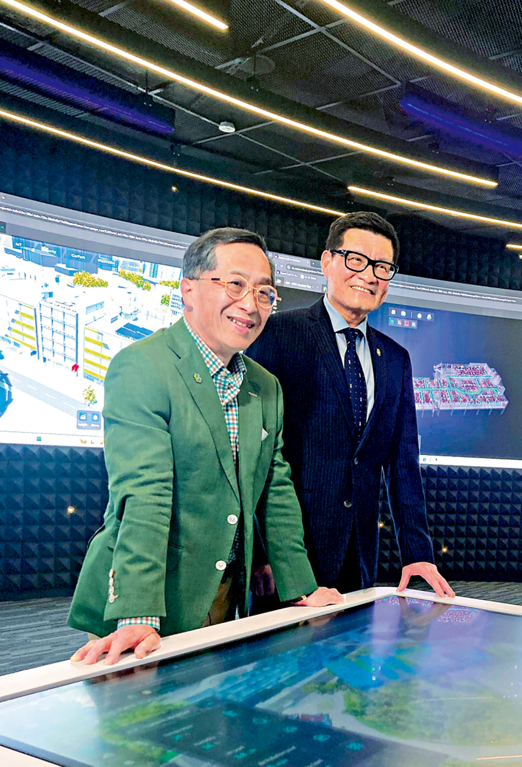 圖:建造業議會主席何安誠(左)指出,層層分判導致工業意外頻生。