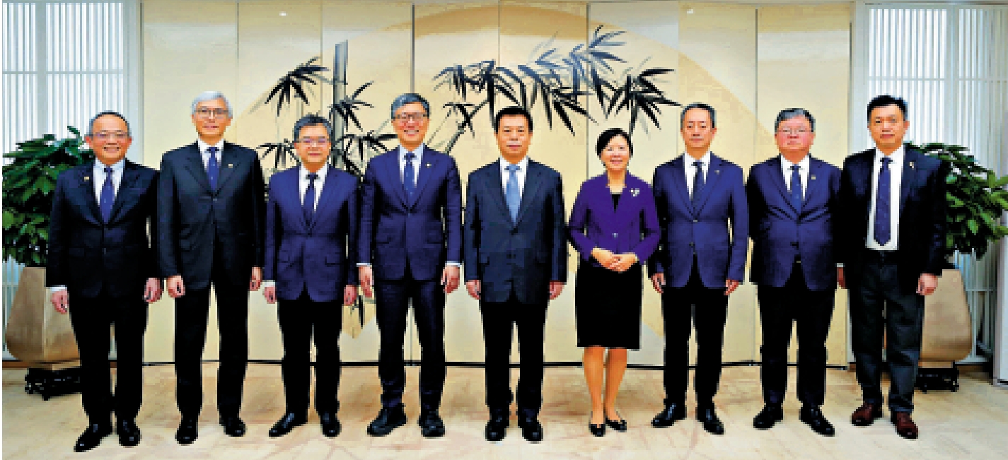 圖:國家衞健委主任雷海潮在北京會見港科大校董會主席沈向洋、校長葉玉如一行。