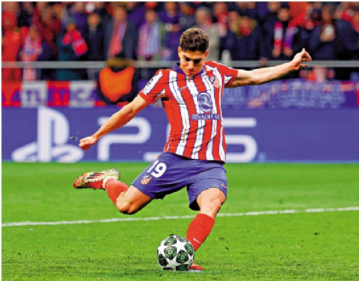 　　圖：艾華利斯的射門是否雙重觸球惹起廣泛熱議。