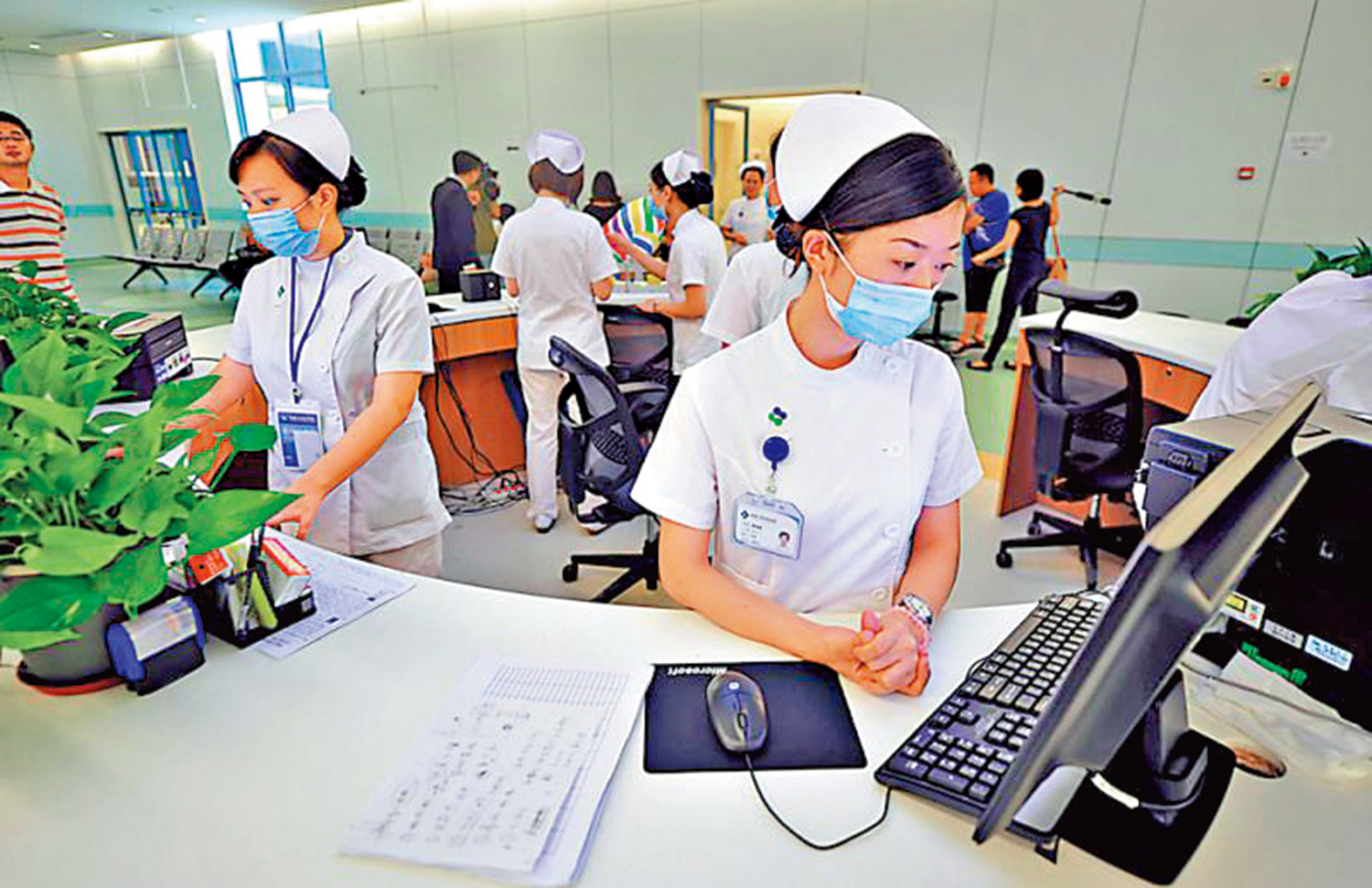 圖:准許內地醫療機構指定人員閱覽和存取症歷資料,可讓病人節省金錢和時間。