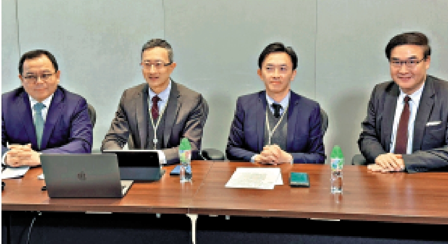 圖:多名醫療界港區代表委員希望,業界能以兩會精神為指引,推動醫療體系的進一步完善,造福香港市民。