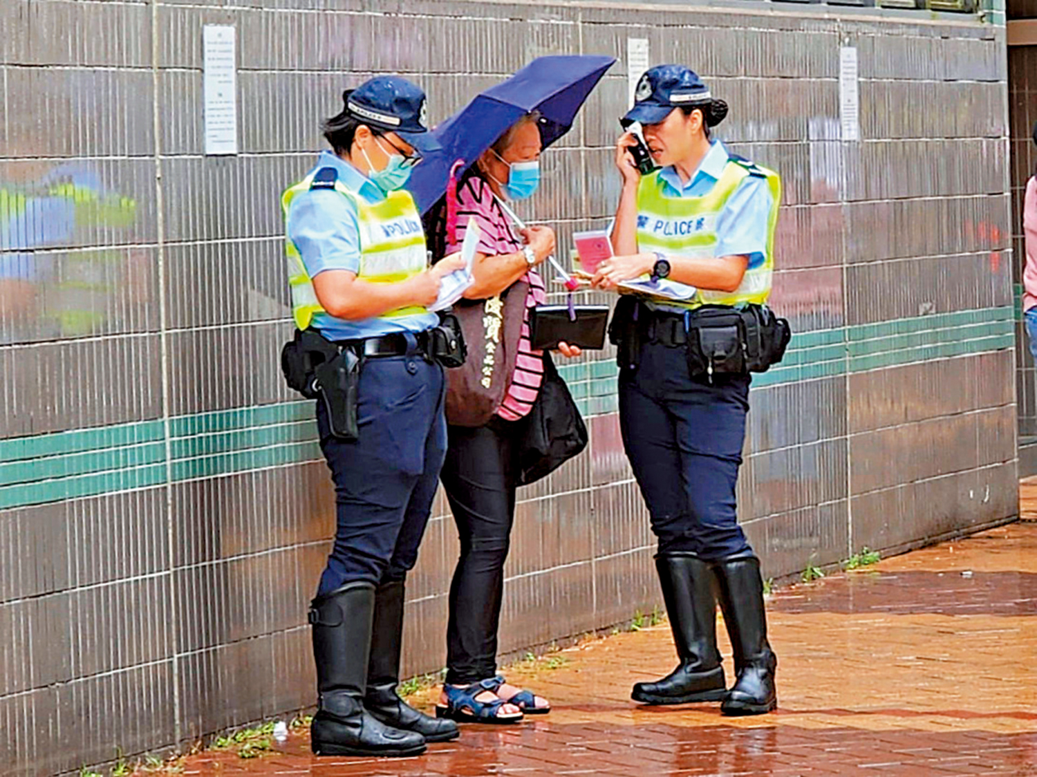 圖:警方過往經常展開執法行動,嚴厲打擊不小心駕駛和行人亂過馬路的行為。