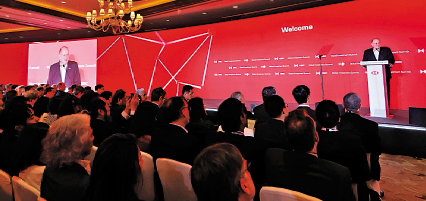 　　圖：杜嘉祺表示，中國經濟經歷重大轉型，過去幾個月取得實質進展。\滙豐供圖