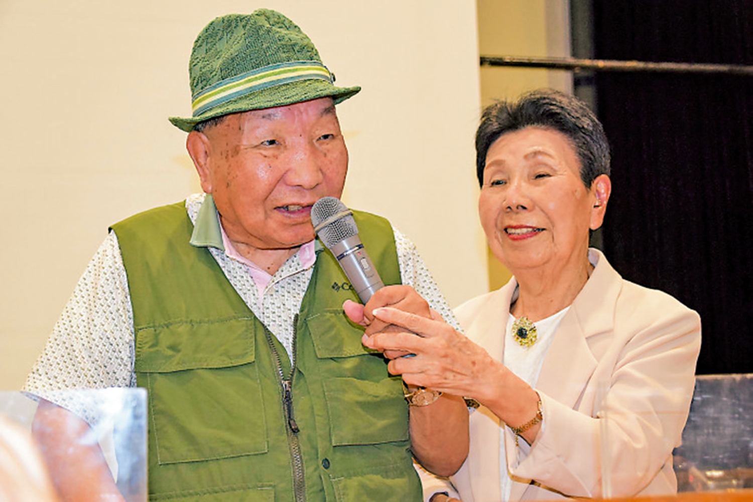 　　圖：袴田巖（左）去年9月獲判無罪，有望獲得逾2億日圓賠償。\法新社