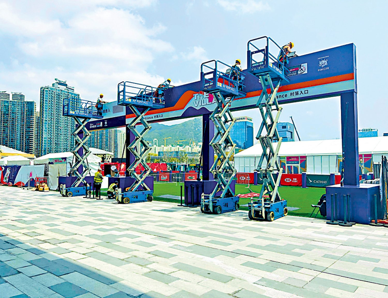 　　圖：球迷村的布置已進入最後階段。\大公報記者朱家立攝