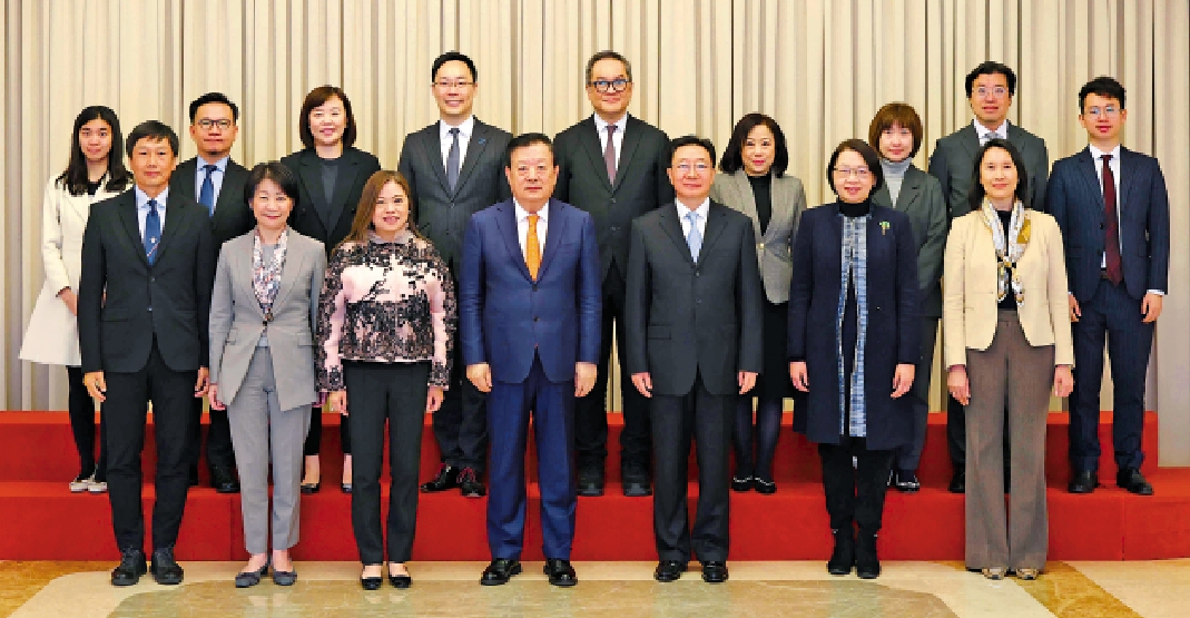 　　圖：夏寶龍會見特區文體旅局局長羅淑佩一行。