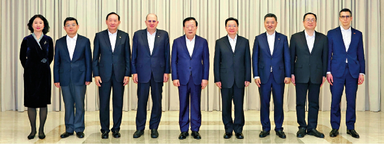 　　圖：夏寶龍在北京會見滙豐集團主席杜嘉祺一行。