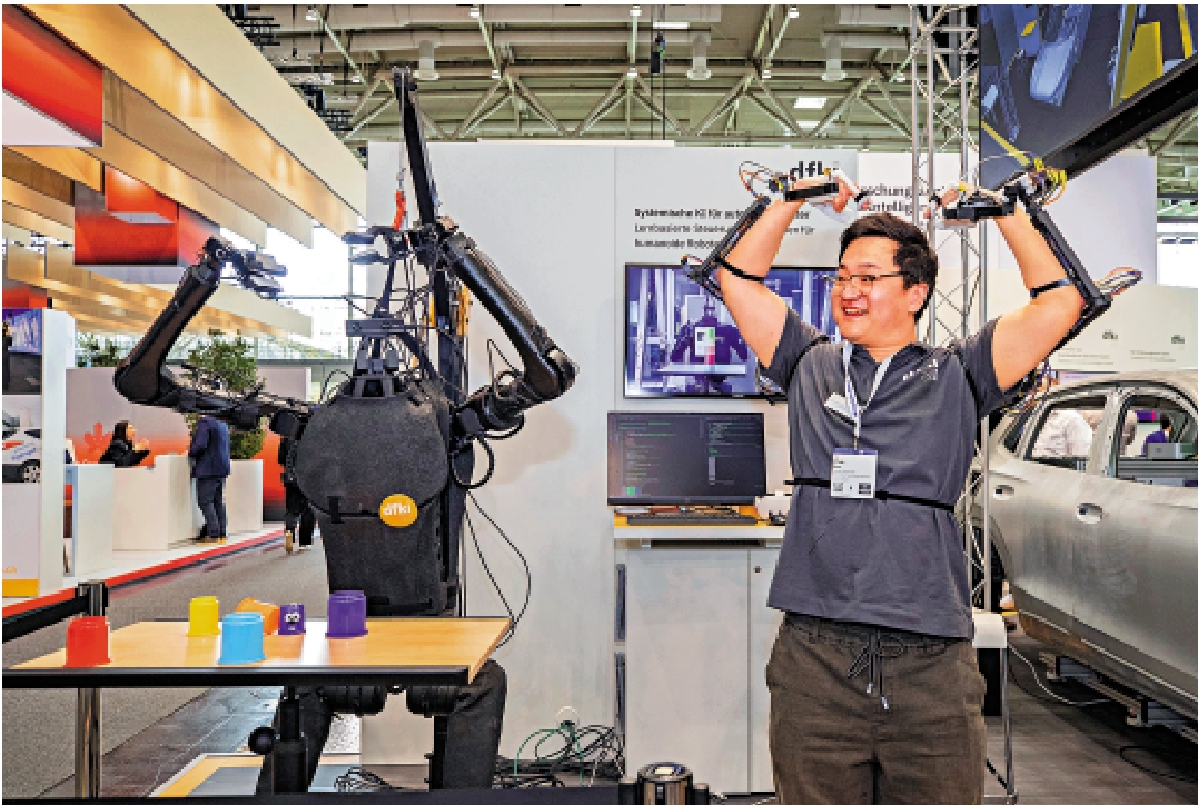 　　圖：中國新一代AI基礎設施不僅具備自我優化能力，更在能源效率提升和計算架構革新方面取得突破。