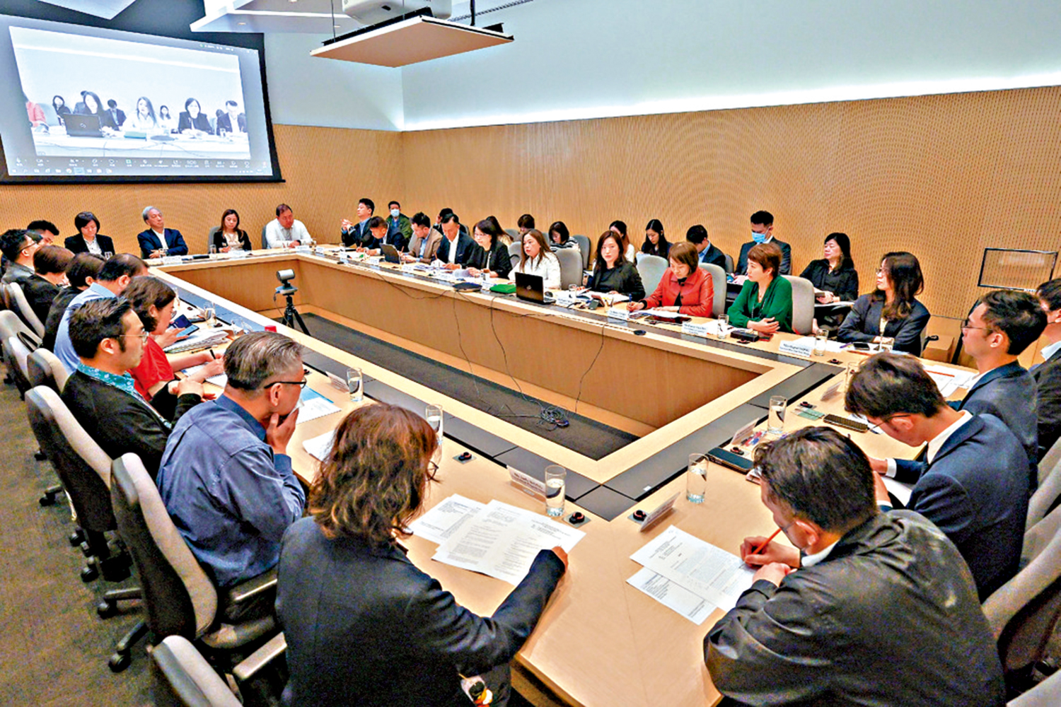 圖:文體旅局昨日召開會議統籌內地勞動節黃金周旅客訪港預備工作。
