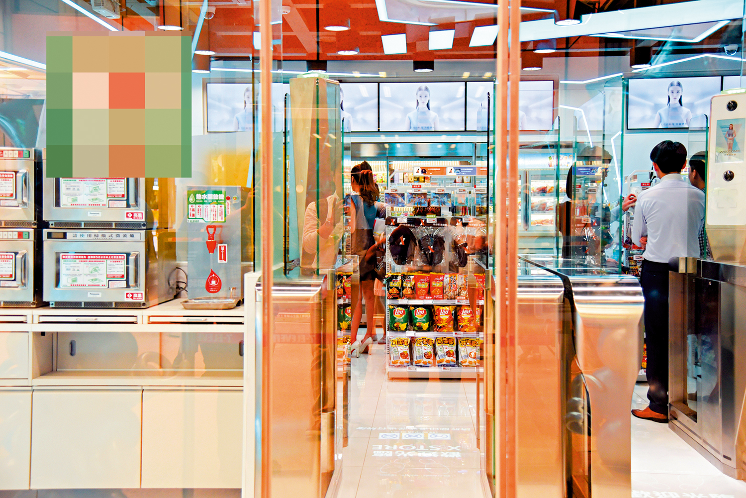 　　圖：外媒報道稱，台當局規劃將全台1.3萬間超市或便利店打造成「戰時樞紐」。圖為台灣便利店。\資料圖片