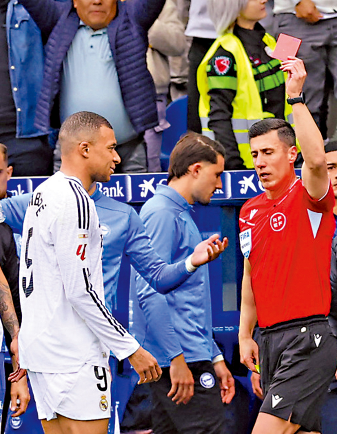 　　圖：麥巴比領紅