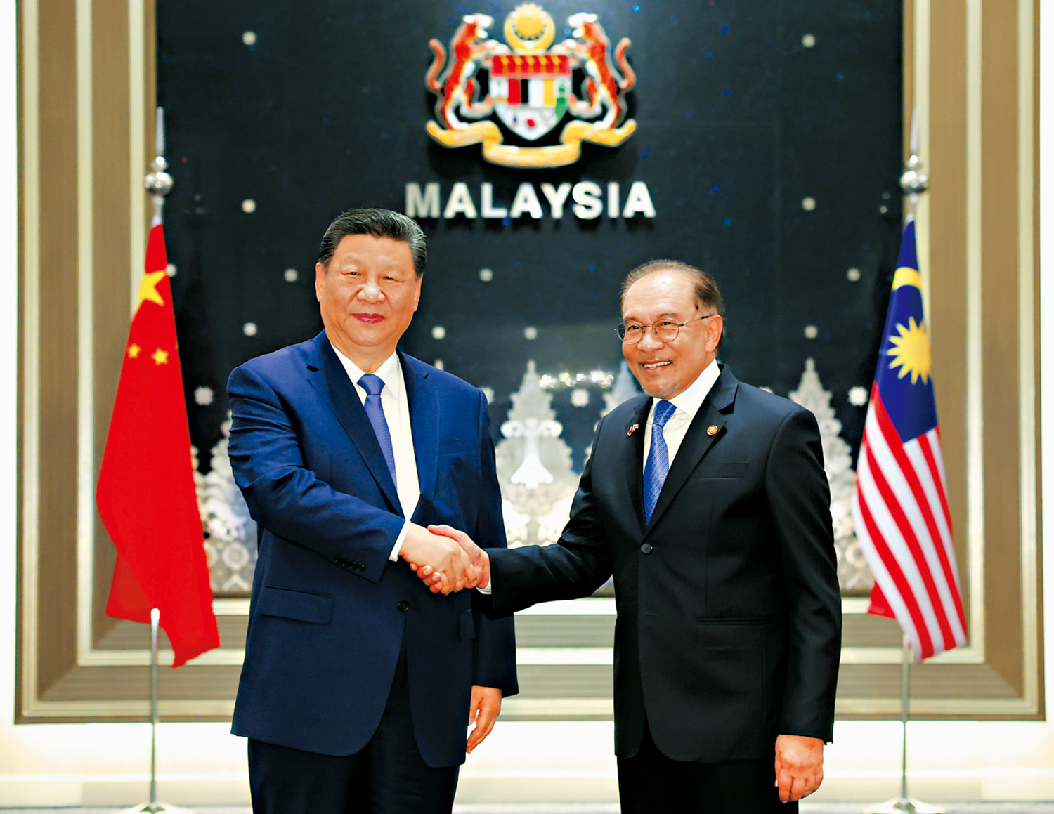 　　圖：4月16日下午，國家主席習近平同馬來西亞總理安瓦爾在布特拉加亞總理官邸舉行會談。\新華社