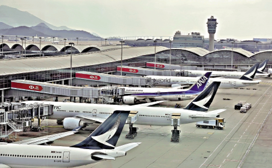 　　圖：香港國際機場3月客運量達四百八十一萬人次。