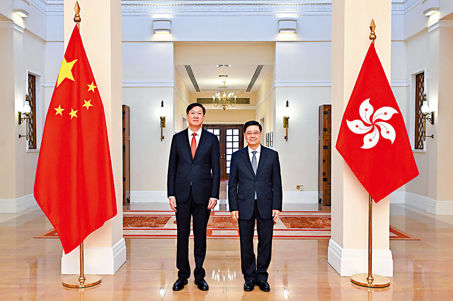 圖:李家超(右)在禮賓府與高志丹會面。\政府新聞處圖片