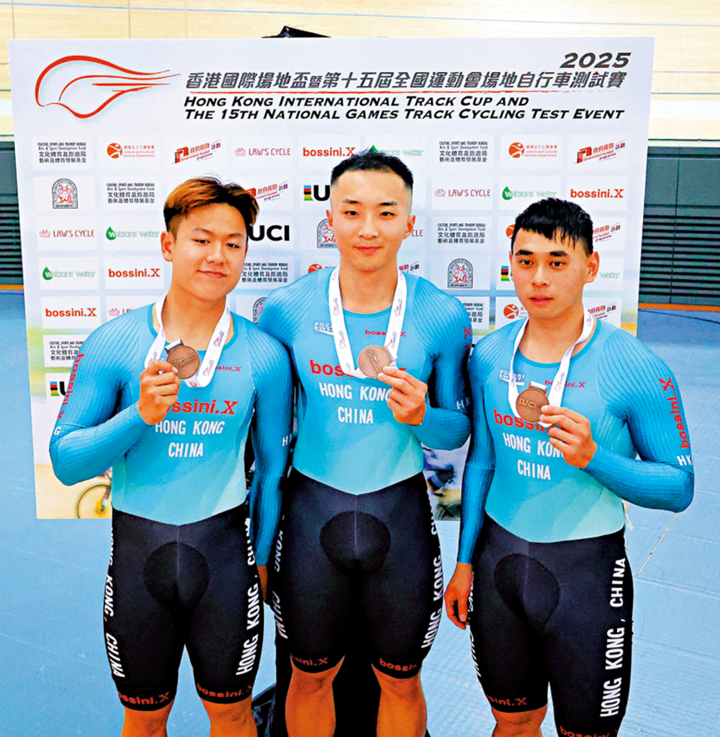 圖:左起:莫沚駿、杜棹熙、翁浚皓領獎後合照。
