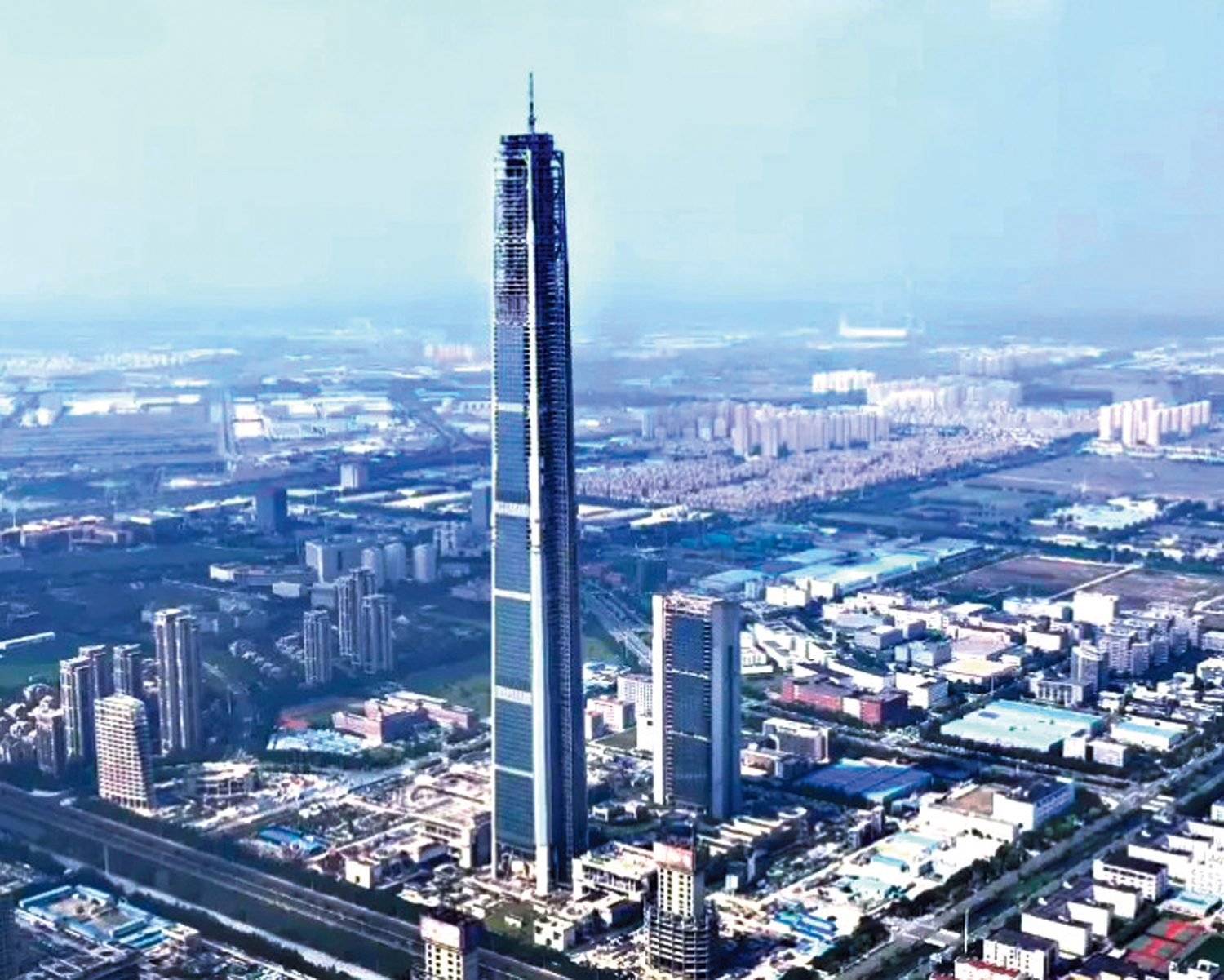 　　圖：天津117大廈早於2015年9月建築結構封頂。