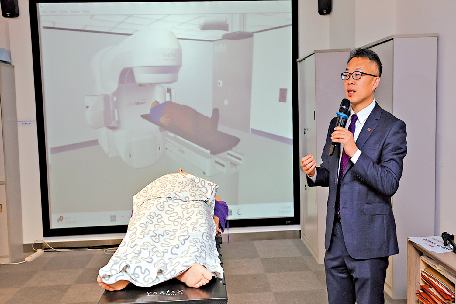 圖:理大團隊研發的「AI肺部放射治療輔助系統」,可為患者設計個性化的放射治療計劃,降低對正常肺組織的放射損傷。\大公文匯全媒體記者北山彥攝
