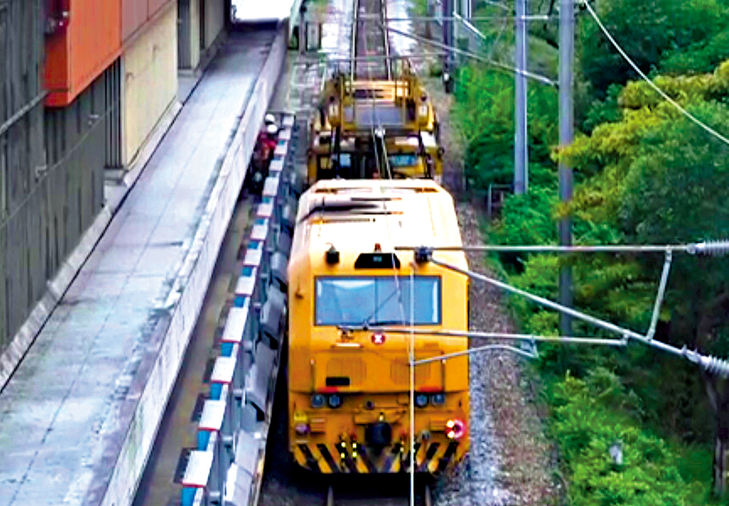 圖:港鐵一輛工程車前日清晨在東鐵火炭站附近發生故障。