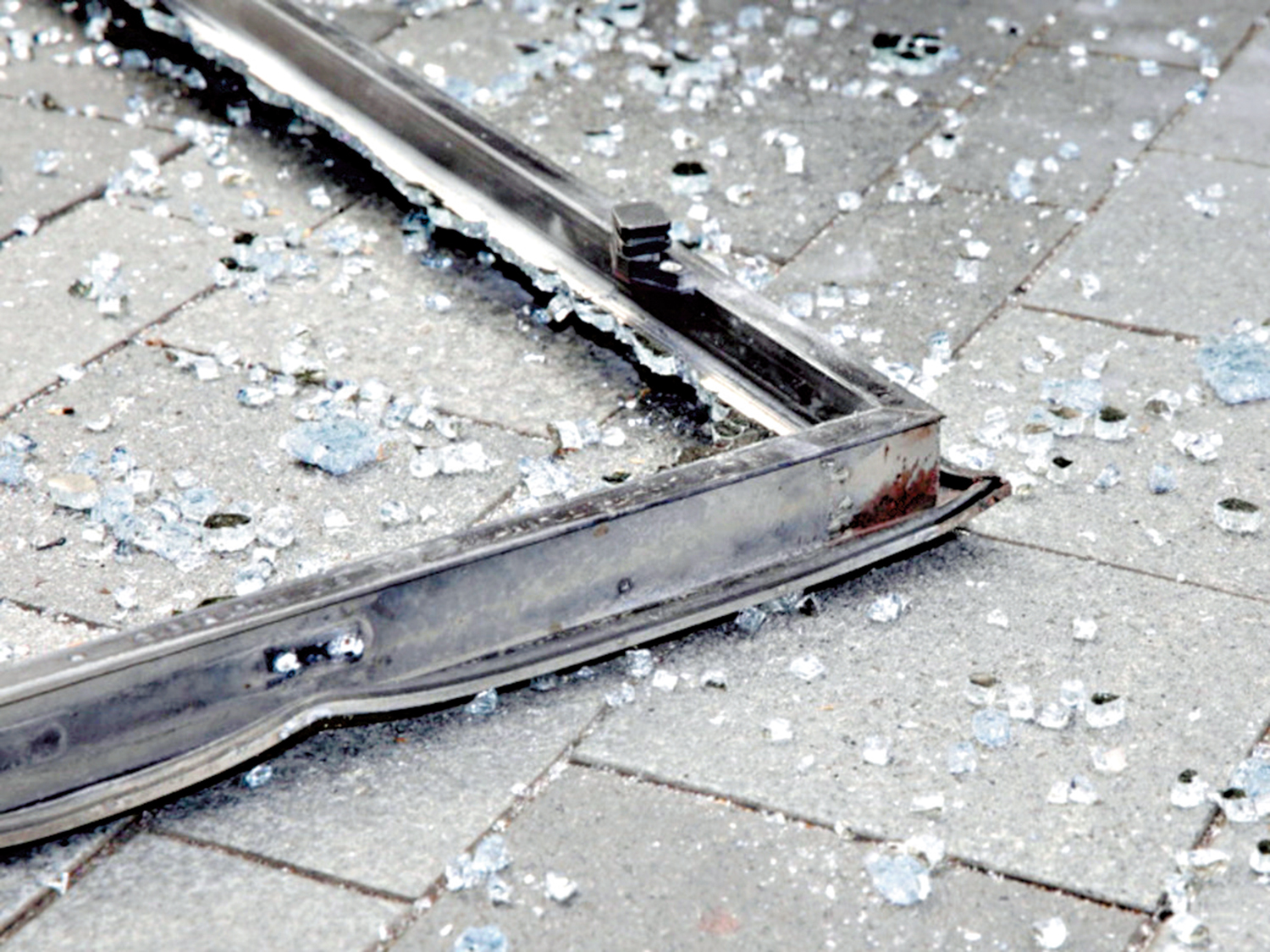 　　圖：過去7年發生445宗樓宇墜窗事故，導致1死7傷。