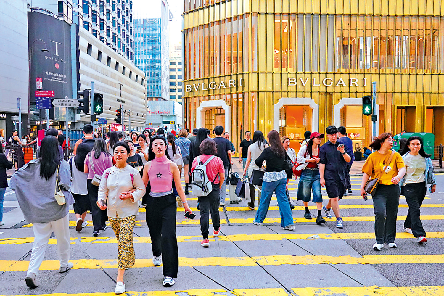 　　圖：五一黃金周將會有大量內地旅客遊港，業界期望能丁財兩旺。\大公報記者蔡文豪攝