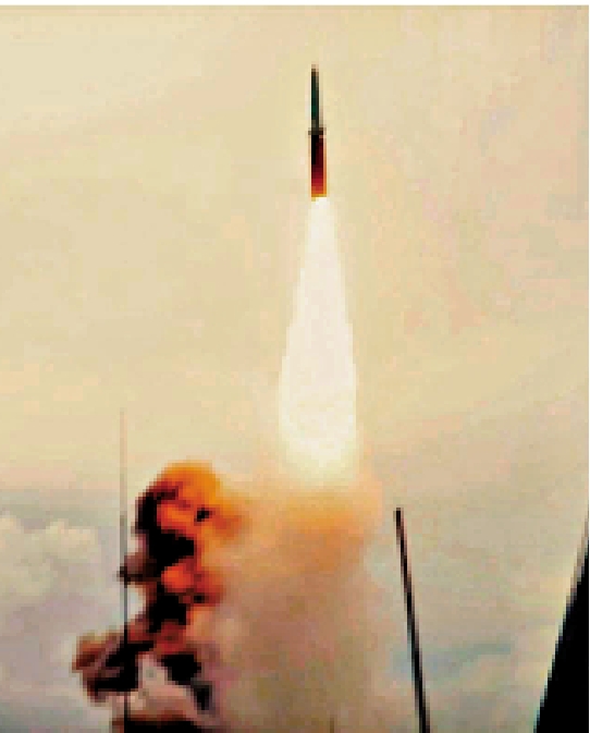 　　圖：海基版鷹擊-21由055型萬噸大驅的垂直發射系統發射。