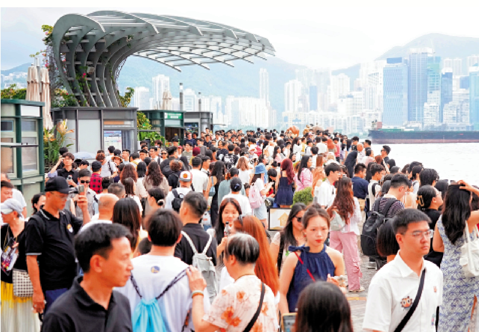 圖:旅遊業界認為,香港有能力迎接更多旅客,建議加強交通配套,提升接待能力。\大公報記者林良堅攝
