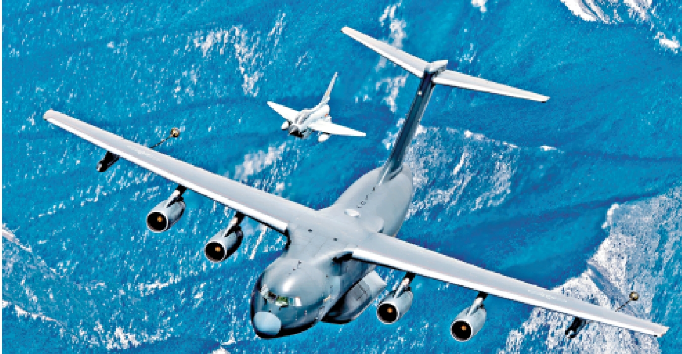 圖:央視軍事日前發布殲-10與運油-20進行空中加油的相片。