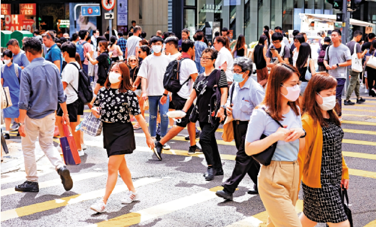 圖:新冠病毒活躍程度持續上升,專家建議市民在人多擠迫的地方佩戴口罩。