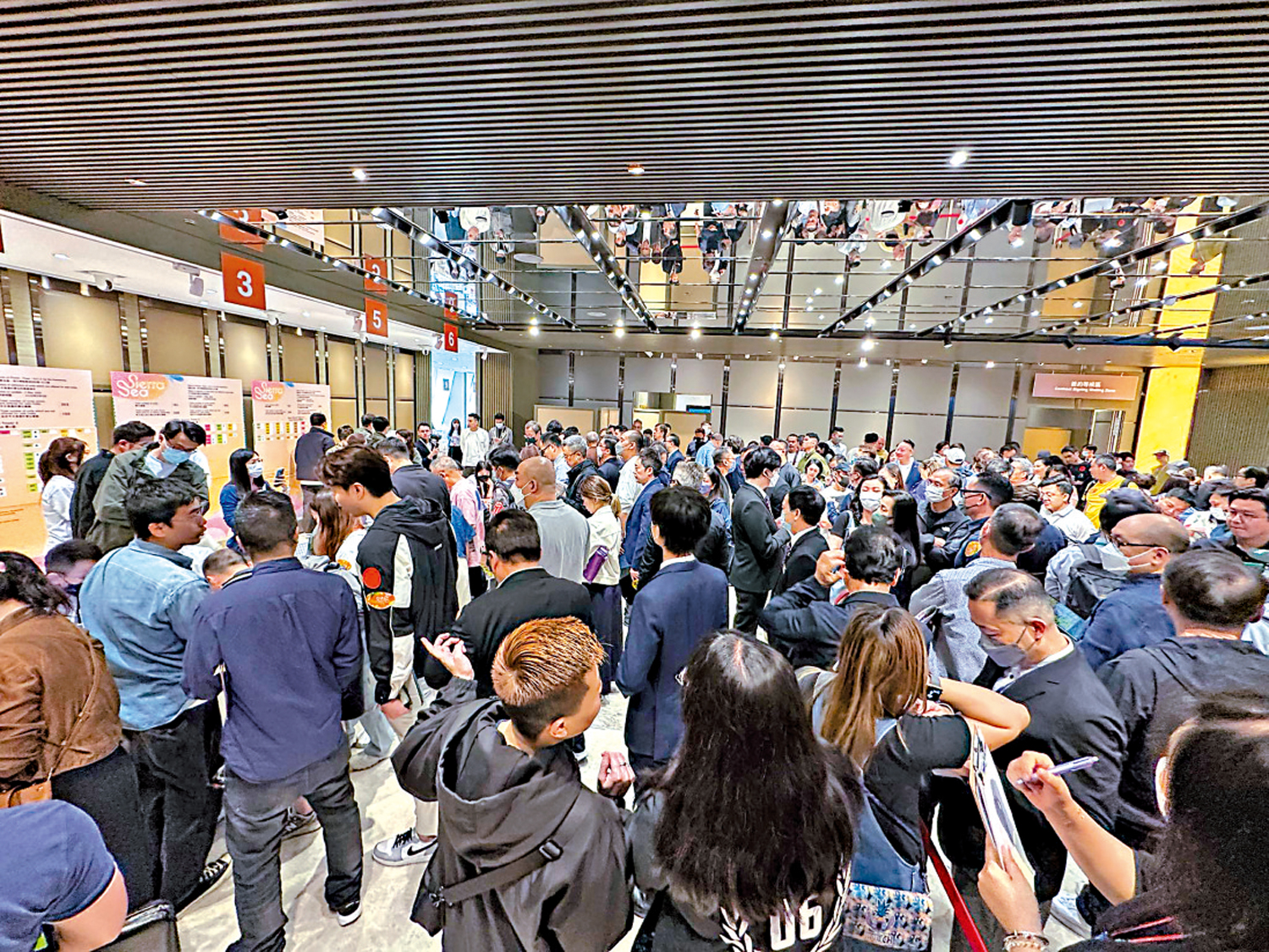 圖:近日一手市場成交活躍,部分新盤更出現開售當日沽清的情況。