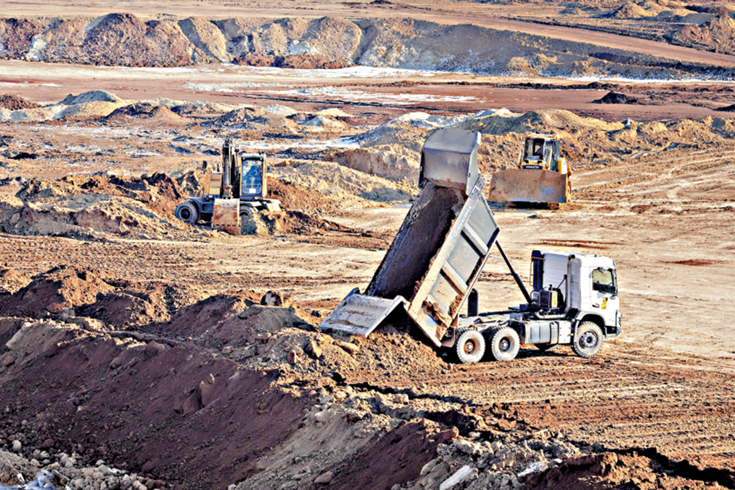 　　圖：美國4月底與烏克蘭簽署礦產協議。圖為烏境內的鈦礦。\美聯社