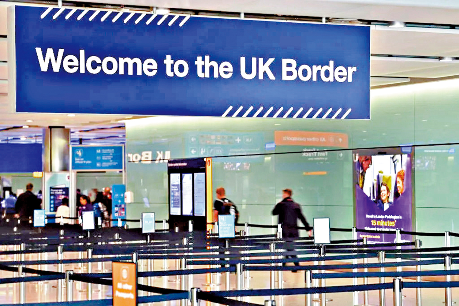 　　圖：英國政府計劃收緊移民政策，圖為倫敦希思羅機場的入境標示。\法新社