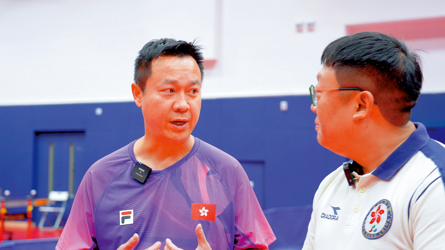 　　圖：黃鎮廷（左）與杜凱琹在比賽中。\網上圖片