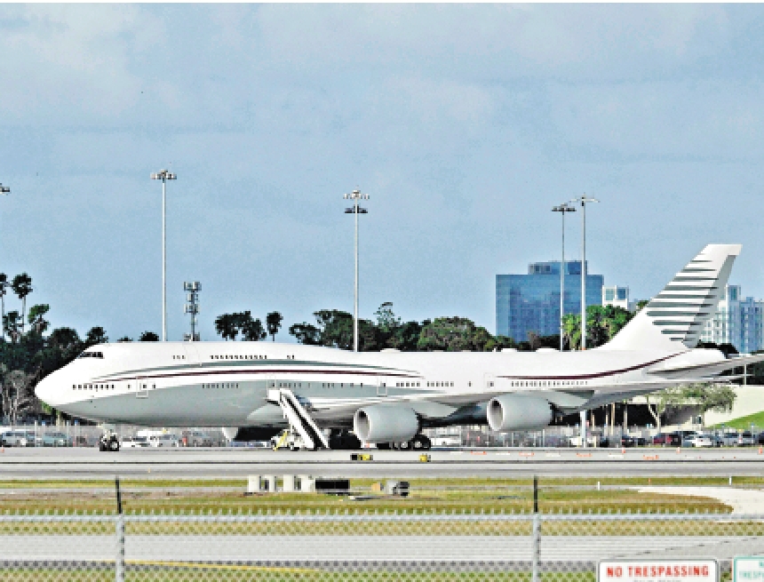 　　圖：卡塔爾向美國國防部贈送的波音747-8型豪華飛機。\法新社