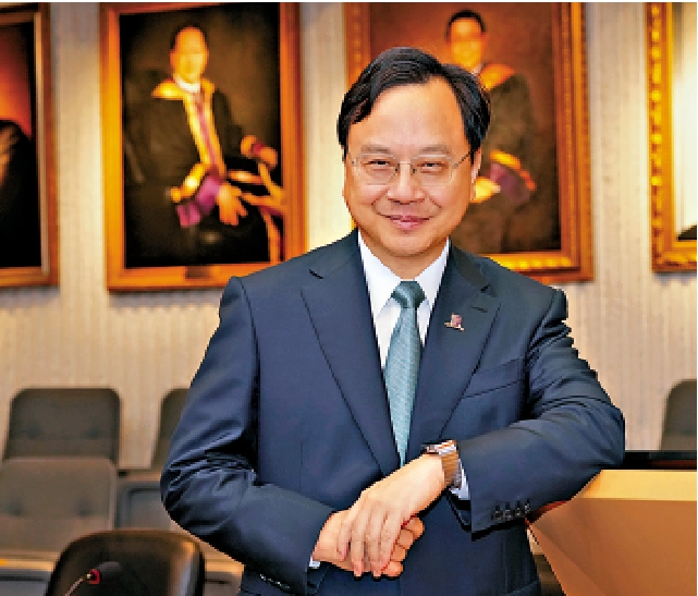 圖:中文大學校長盧煜明表示,香港最大的優勢是國際化,很容易邀請到世界各地的教授前來。